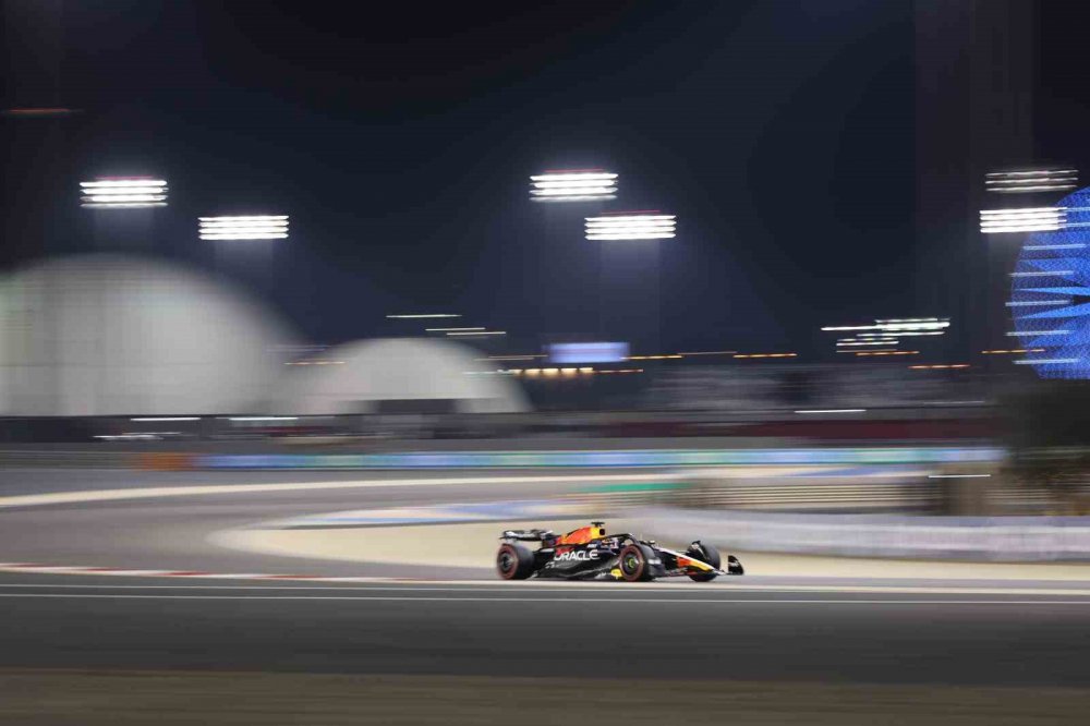 Formula 1’de sezonun ilk yarışında ipi Verstappen göğüsledi