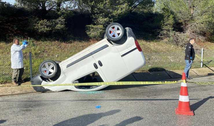 Otomobille polisten kaçarken tabanca ile intihar etti, kaçırdığı kız da kazada öldü