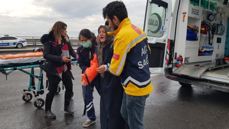 TEM'de 23 araç birbirine girdi; İstanbul yönü kapandı