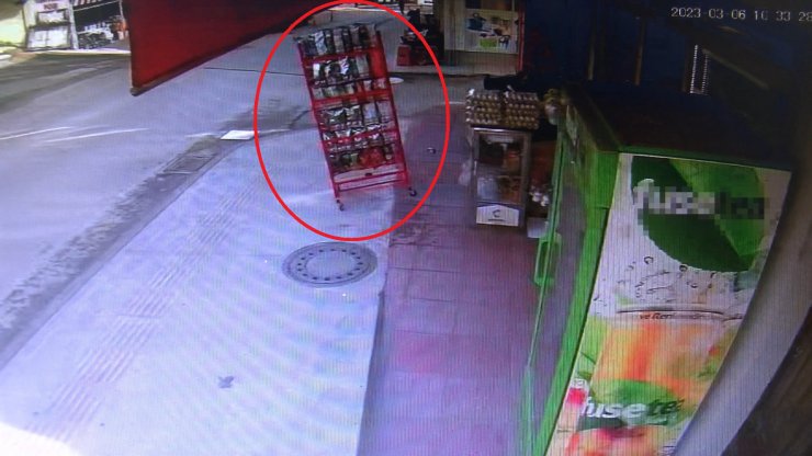 Cips standı kaçtı o peşinden koştu