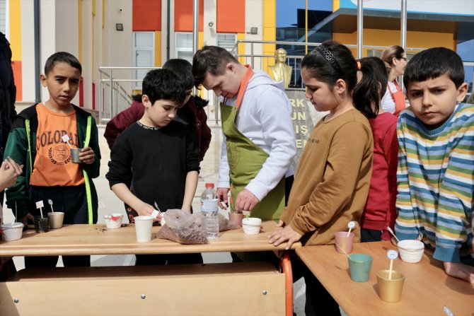 Konya'da depremzede öğrenciler "Geleceğe Umut" tohumları ekti