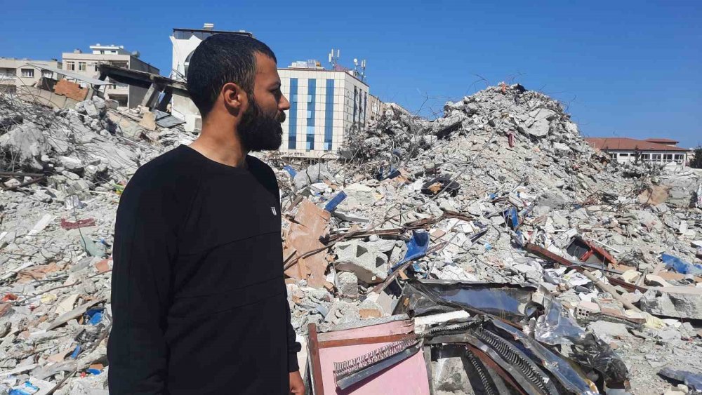 Danimarka’dan gelen genç, annesi ve ablasını arıyor