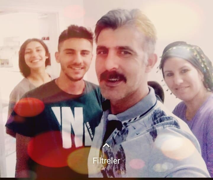 Depremde 3 ferdini kaybeden aileden geriye mutlu günlerdeki fotoğrafları kaldı