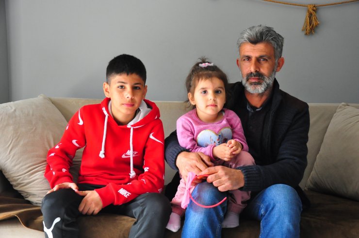 Depremde 3 ferdini kaybeden aileden geriye mutlu günlerdeki fotoğrafları kaldı