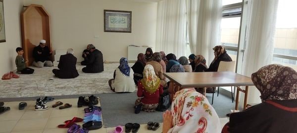 Konya Kulu’da depremzedeler için kandil programı düzenlendi