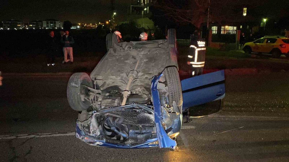 Kırmızı ışık ihlali yapan alkollü sürücünün kullandığı araç takla attı: O anlar kamerada