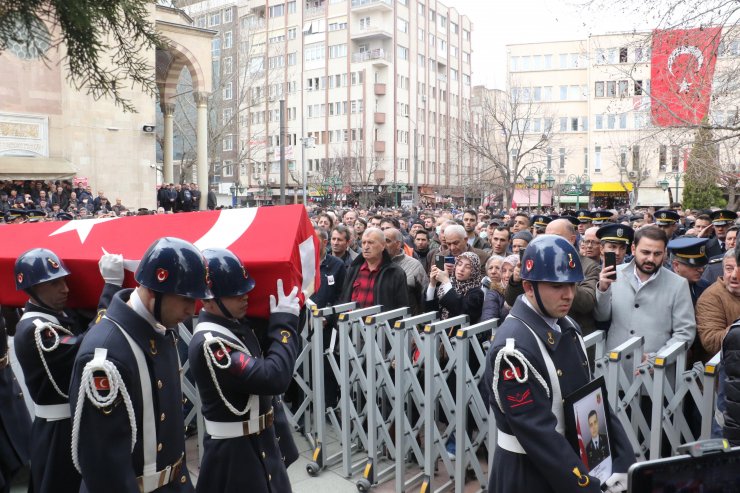 Şehit Pilot Albay Adalıoğlu, son yolculuğuna uğurlandı! "Ah Oğuz yaktın beni"