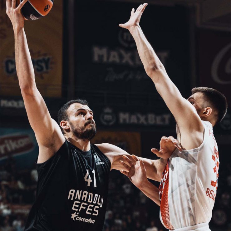 Anadolu Efes deplasmanda kayıp