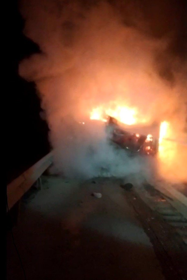 Kaçış rampasında tır yandı