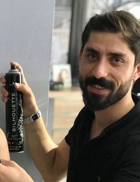 Kuaför iş yerinde ölü bulundu