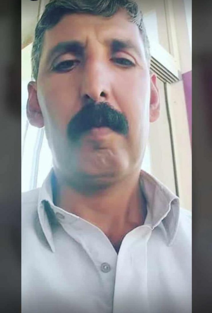 Otomobille kamyonetin çarpıştığı kazada baba ve oğlu hayatını kaybetti