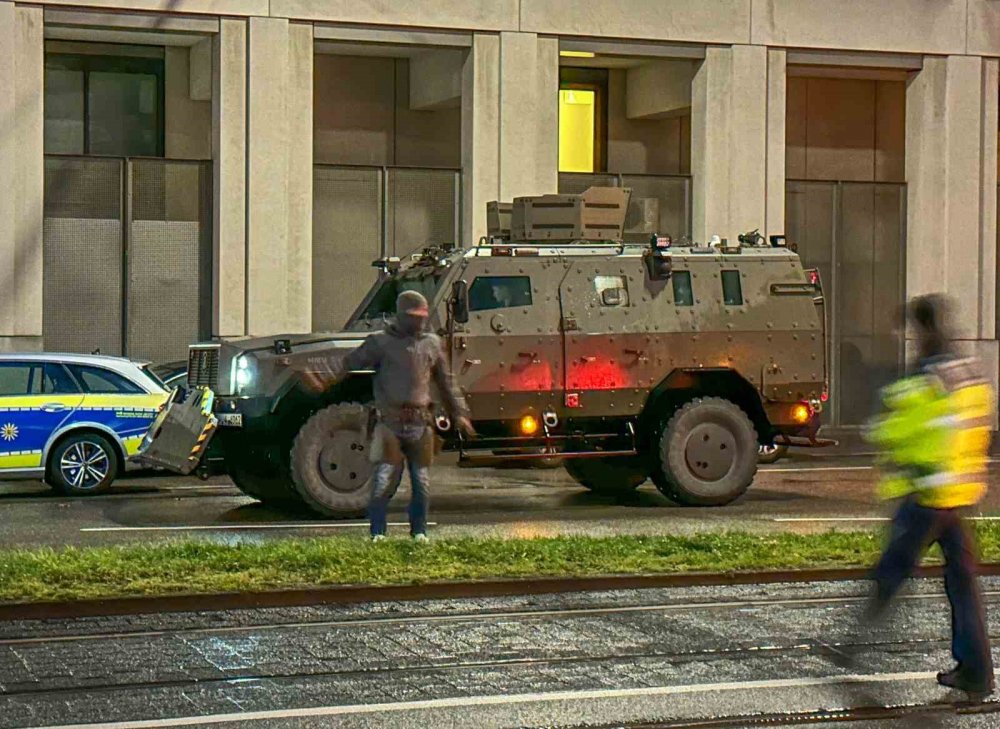 Almanya’da eczanede rehine krizi