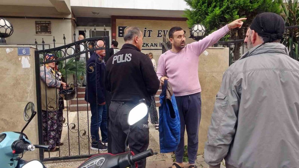 Apartmana giren hırsıza ‘WhatsApp’ grubu şoku! Böyle yakalandı