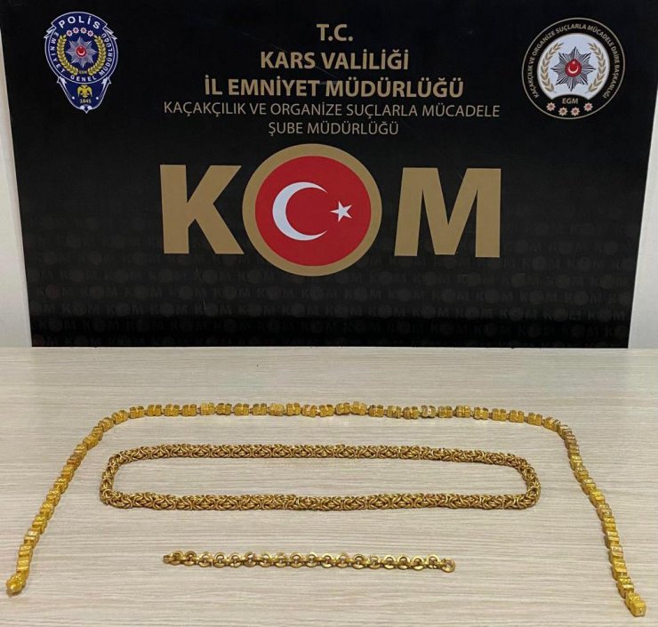 Ermeni uyruklu 2 şüpheli havalimanında kaçak altınla yakalandı