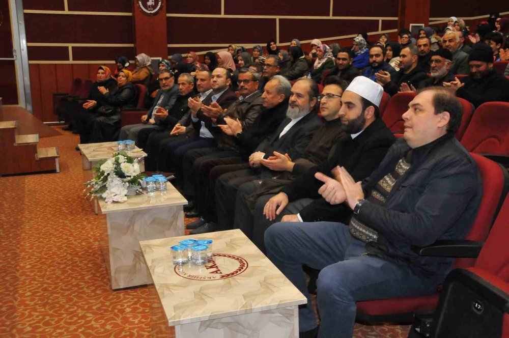 Akşehir’de "Değişen Dünya Müslüman Şahsiyeti" konulu konferans