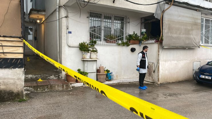 İki gün önce kavga ettiği kuzenini öldürdü