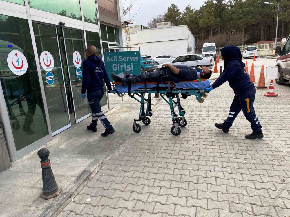 Konya'da tırın dorsesinden düşen şahıs yaralandı