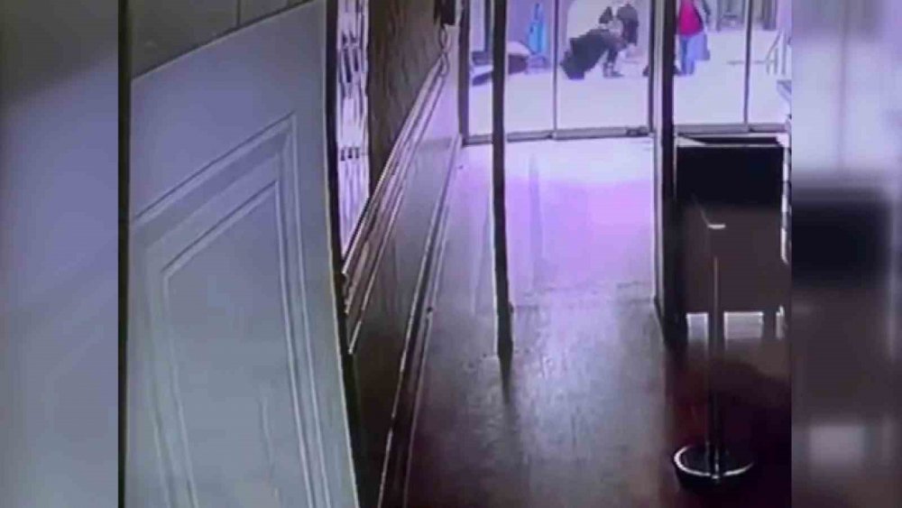 Lüks rezidansın girişindeki kadın cinayeti kamerada