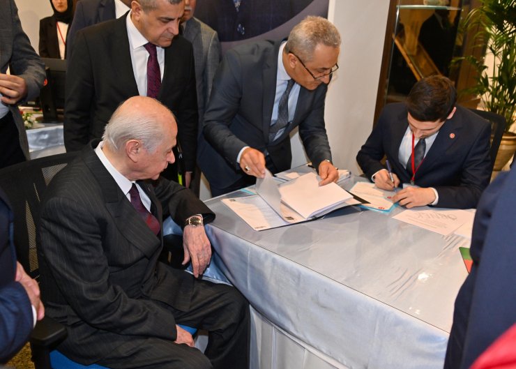 Bahçeli, milletvekili adaylık başvurusunu yaptı