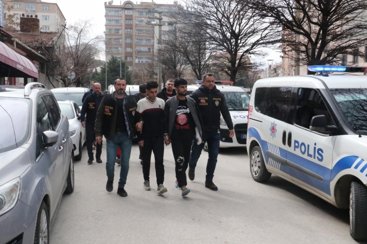 İranlı Reza, evinde bıçaklanarak öldürüldü; 4 Afgan tutuklandı