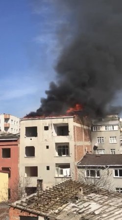 Metruk binada yangın sonrası ceset bulundu