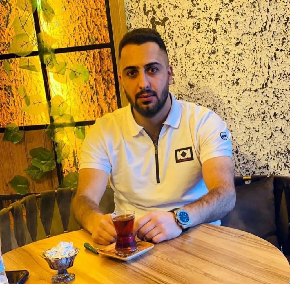 29 yaşındaki genç otomobilde kafasından vurulmuş halde ölü bulundu