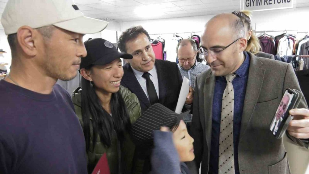 Geziyi yarıda bırakıp Türkiye'ye gelmişlerdi, Japon aileden örnek davranış