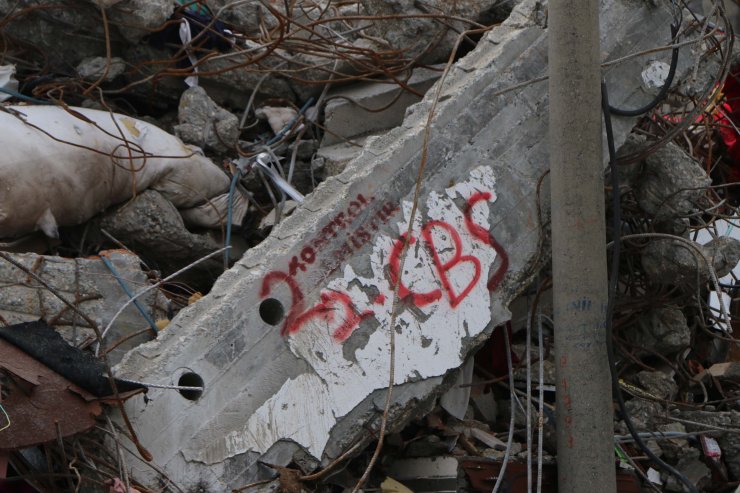 Kayıp olarak aranıyordu, enkaz altında kalan otomobilinde cesedi bulundu