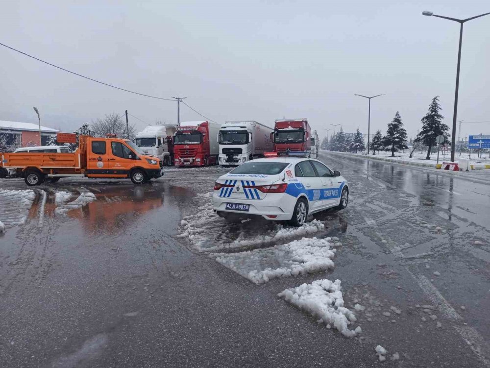Konya’da kar yağışı! Mart kapıdan baktırdı