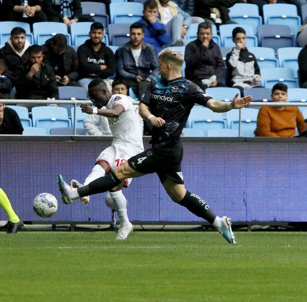 Adana Demirspor, Antalya'yı 2 golle kazandı