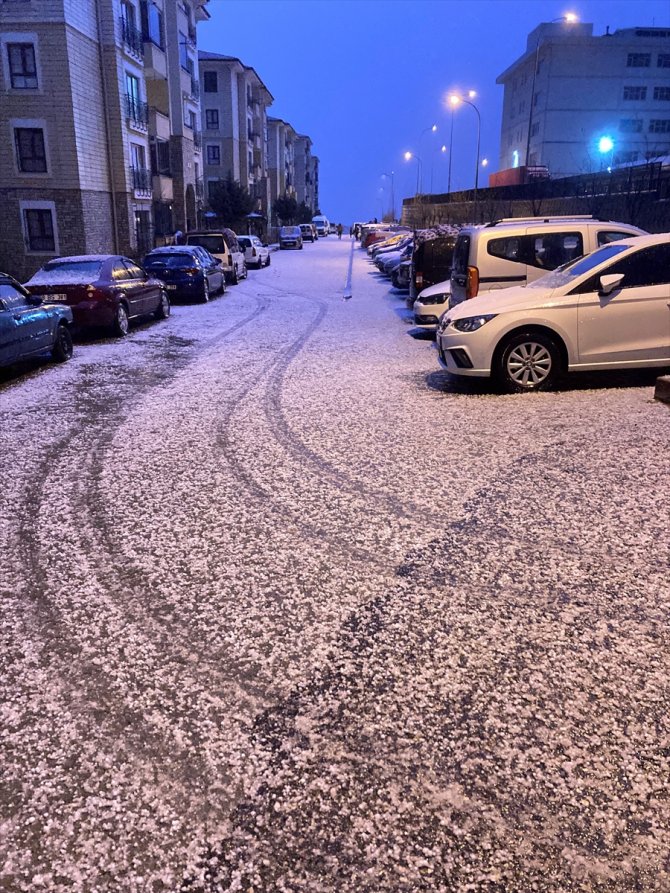 Gaziantep'te sağanak ve dolu etkili oldu