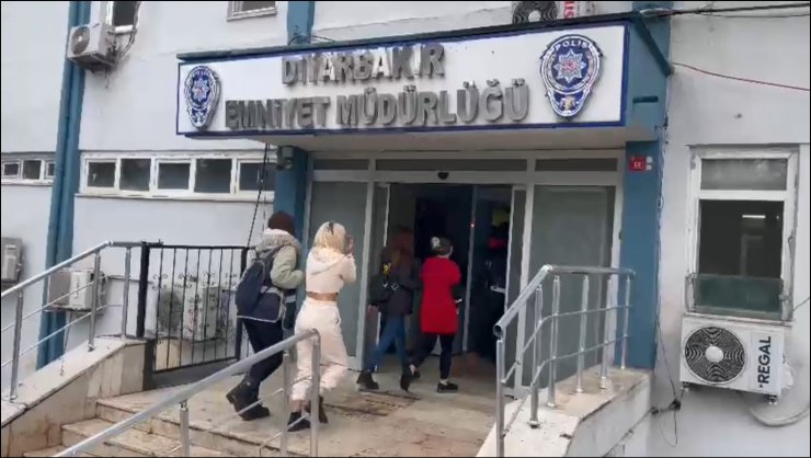 Diyarbakır'da lüks plazalara 'Alo Masaj' operasyonu: 7 gözaltı