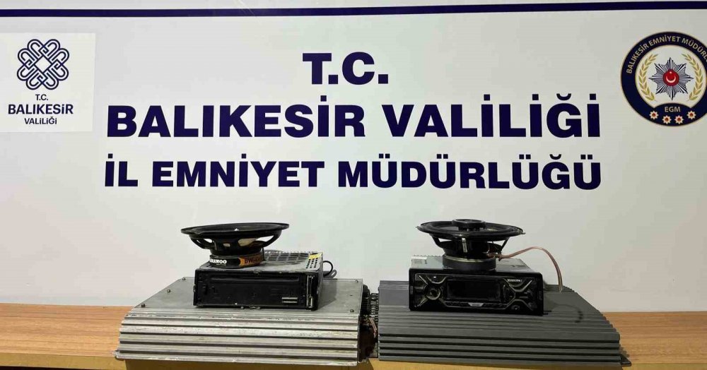 Edremit’te oto fareleri kıskıvrak yakalandı