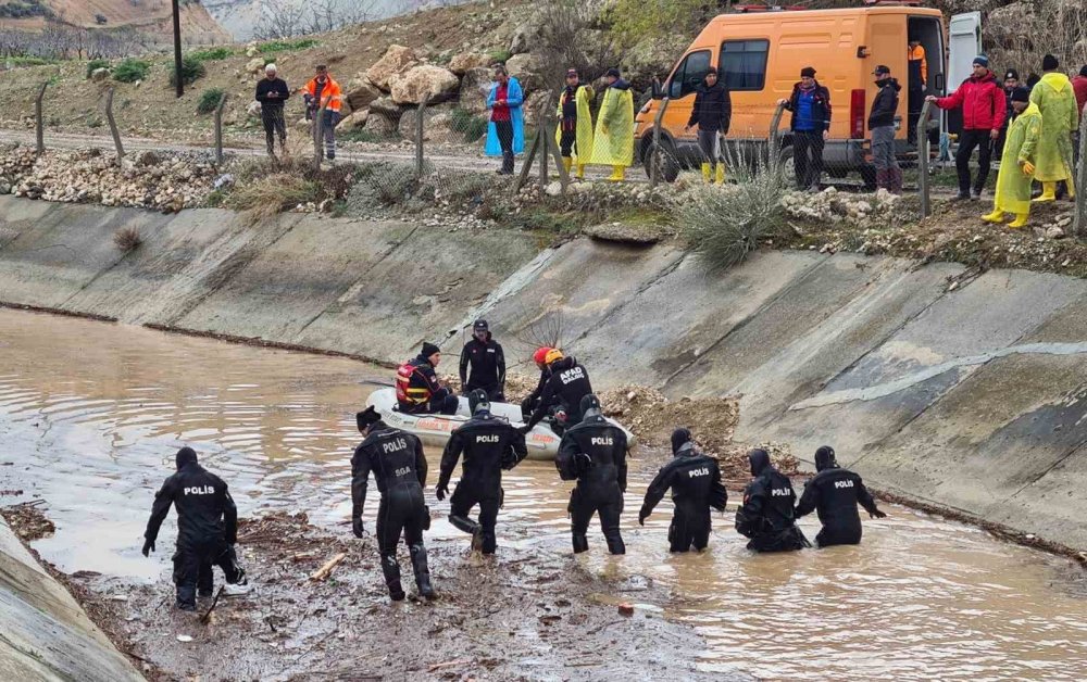 Selde kaybolan hamile kadını ve kızını arama çalışmaları 5’inci günde de sürüyor