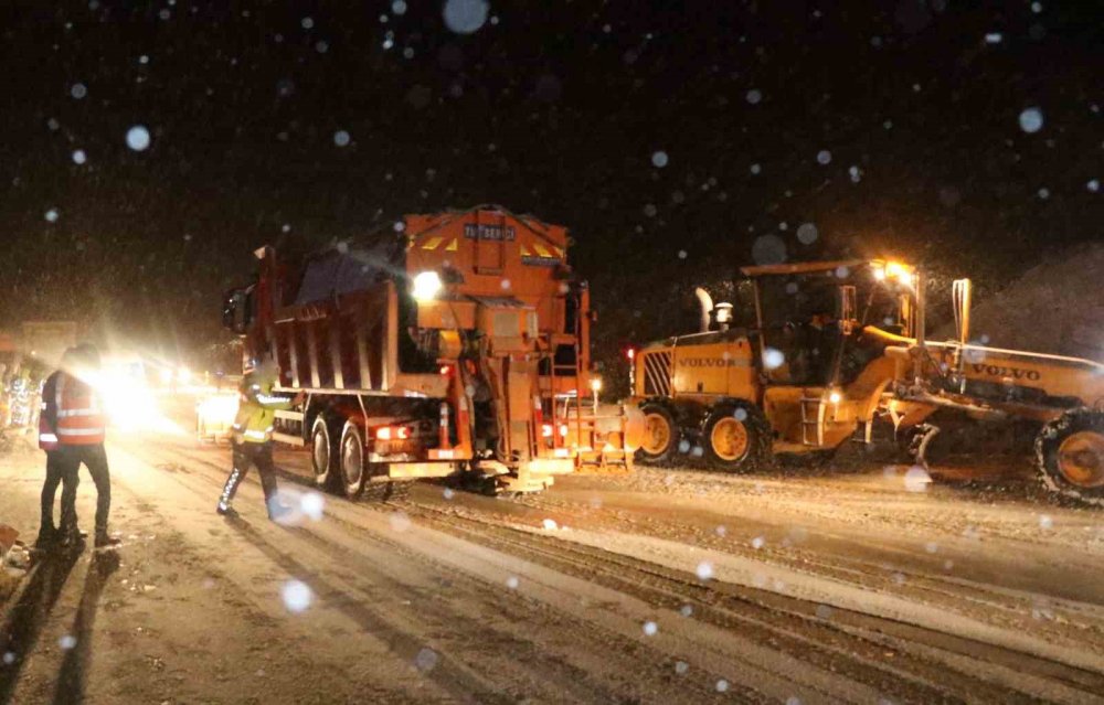 Kar ve tipiden dolayı ulaşımda aksamalar yaşandı