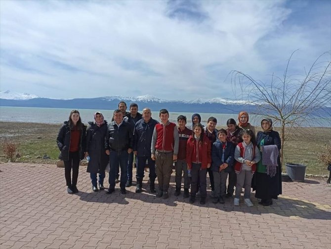 Özel öğrenciler balık fabrikasını gezdi