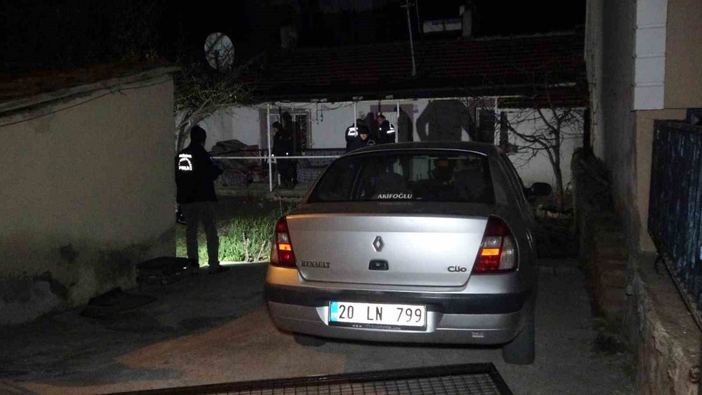 Alacak verecek kavgası! Kafasına baltayla vuruldu