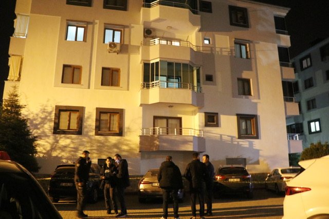 Balkondan düşen kadın hayatını kaybetti