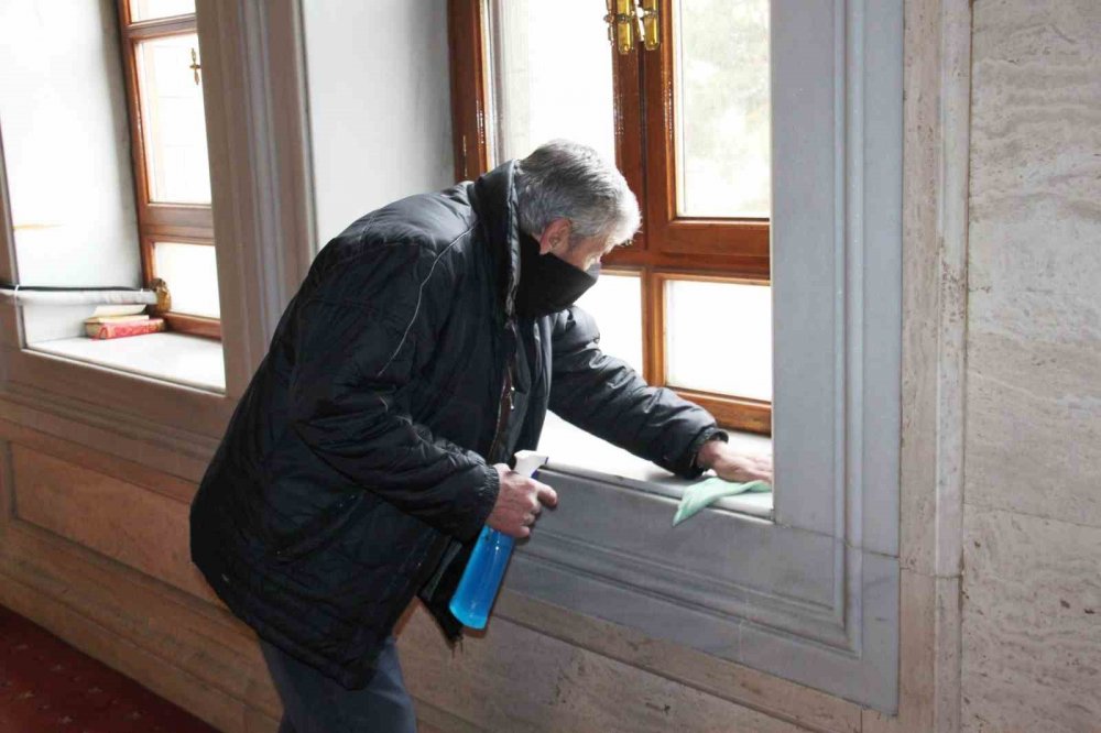 Konya’daki camilerde Ramazan ayı hazırlıkları tamamlandı