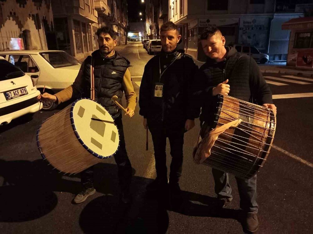 30 seneden beri bu işi yapıyorlar! Davulcuların ramanzan mesaisi başladı