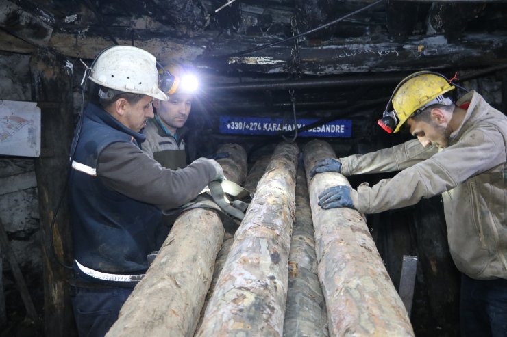 Yerin metrelerce altında ilk sahurlarını yaptılar