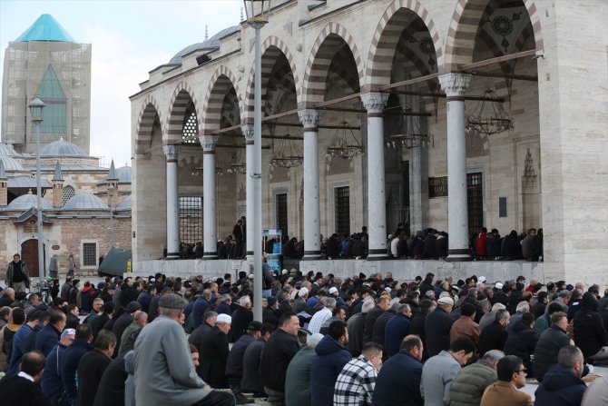 Konya'da ramazan ayının ilk cuma namazı kılındı