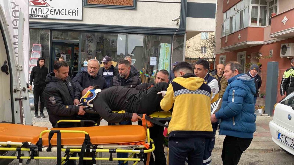 Otomobil, işçi servisiyle kafa kafaya çarpıştı: 1 ölü, 3 yaralı