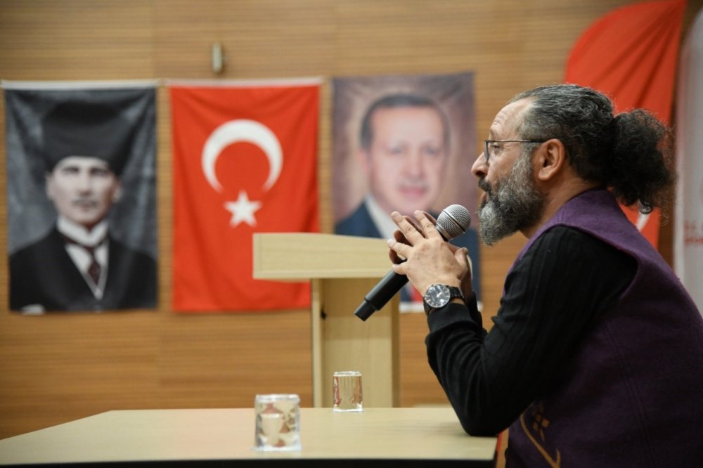 Sinan Yağmur, “Türkiye’nin diğer bölgelerinde yaşayan herkesin sizin adınıza gözlerinden yaş akıyor”