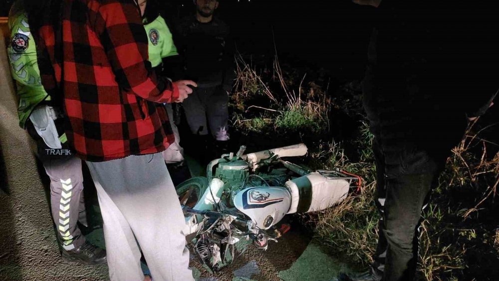 Metrelerce sürüklenen motosikletin sürücüsü ağır yaralandı