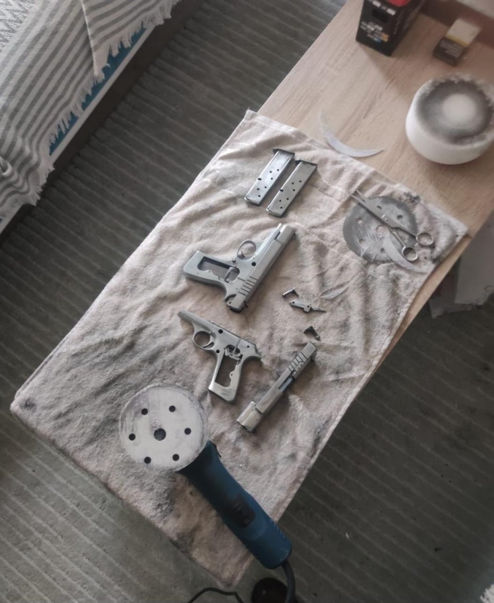 Apart odasında uyuşturucu partisine baskın