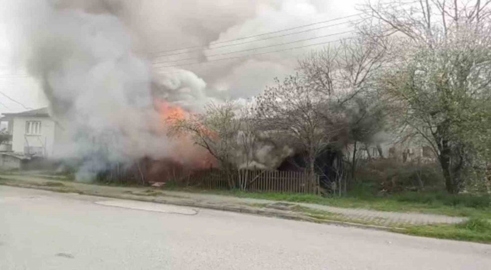 Metruk ev alev alev yandı