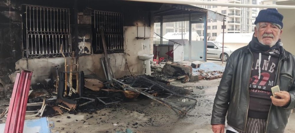 Yangın evi kullanılamaz hale getirdi