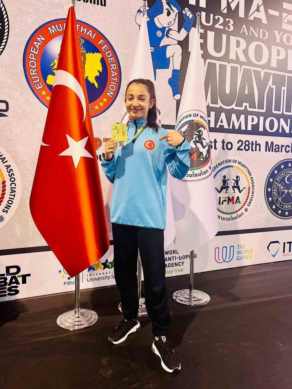 13 yaşında  Avrupa Şampiyonu oldu