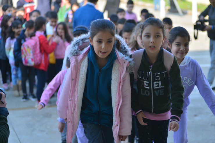Hatay’da öğrenciler dersbaşı yaptı